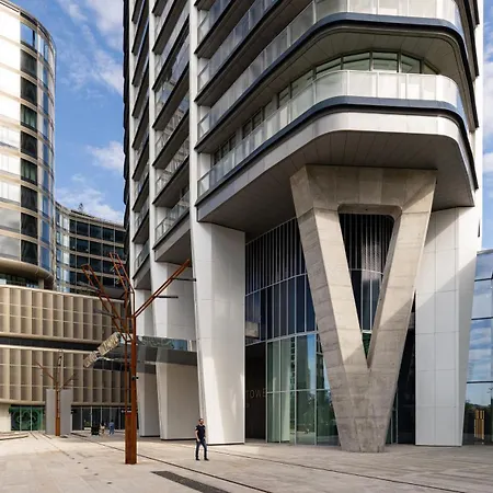 Bnb Eurovea Tower - Luke Danube Suite 25 Bratislava Exterior photo
